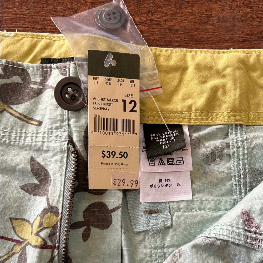 NWT: Eddie Bauer Floral Hiking/Cargo Shorts - Picture 8 of 9